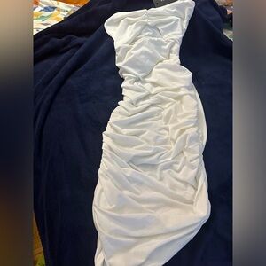 Prettylittlethings size USA 6 White tube dress